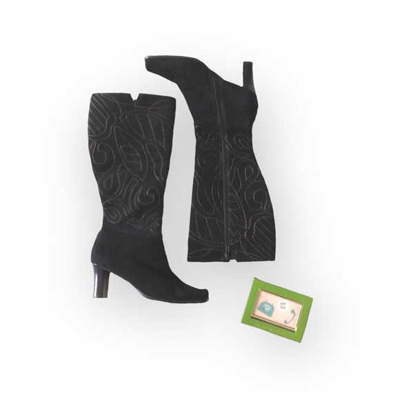new Chico’s 𑁍 Italia Tall Metallic Embroidery Heeled Boots 𑁍 Black Suede 𑁍 6 - Picture 13 of 16